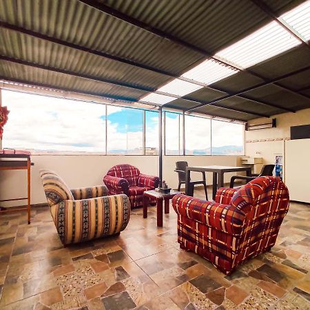 Hermoso Apartaestudio A 10 Minutos Del Aeropuerto Bogota Luaran gambar